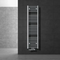 Badheizkörper Mittelanschluss 300x1400 mm Chrome gerade mit Wand Anschlussgarnitur LuxeBath