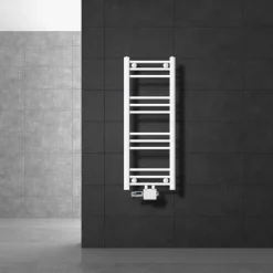 Badheizkörper Mittelanschluss 300x800 mm Weiß gerade mit Universale Anschlussgarnitur LuxeBath