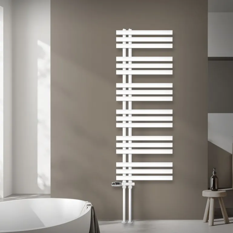 Badheizkörper Mittelanschluss 500x1400 mm Weiß mit Boden Anschlussgarnitur LuxeBath