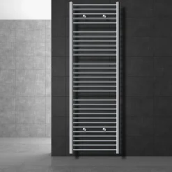 Elektrischer Badheizkörper mit Heizstab 900W 600x1800 mm Chrom gerade Seitenanschluss & Thermostat Digitalanzeige LuxeBath