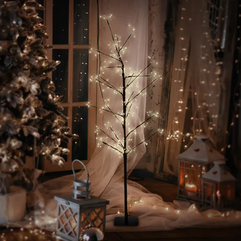 LED Weihnachtsdeko Baum 120 cm mit 240 Warmweißen LEDs